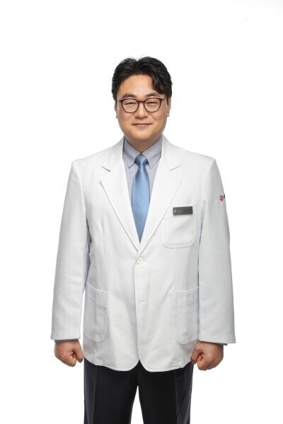 휑한 정수리 탈모 고민···두피 보톡스 시술 효과 높이려면?